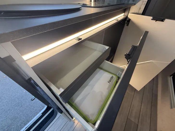 Fahrzeugbild Forster Coupe FT669EBN Trevel Line+Winter Pack+Hubbett #11