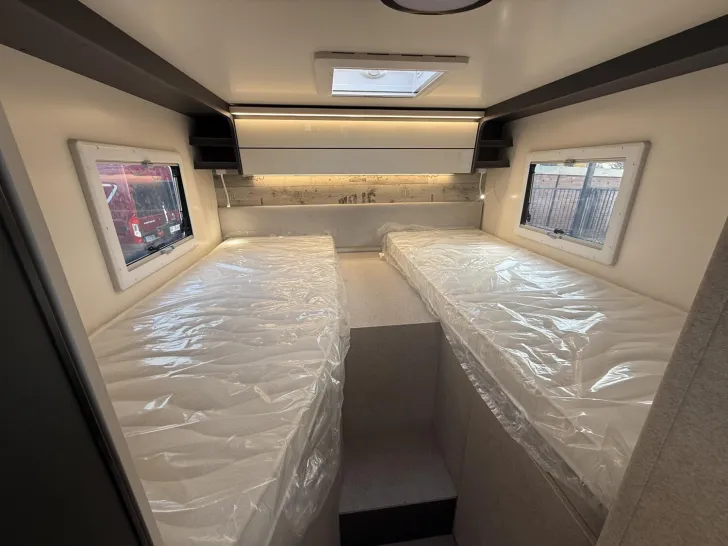 Fahrzeugbild Forster Coupe FT669EBN Trevel Line+Winter Pack+Hubbett #16