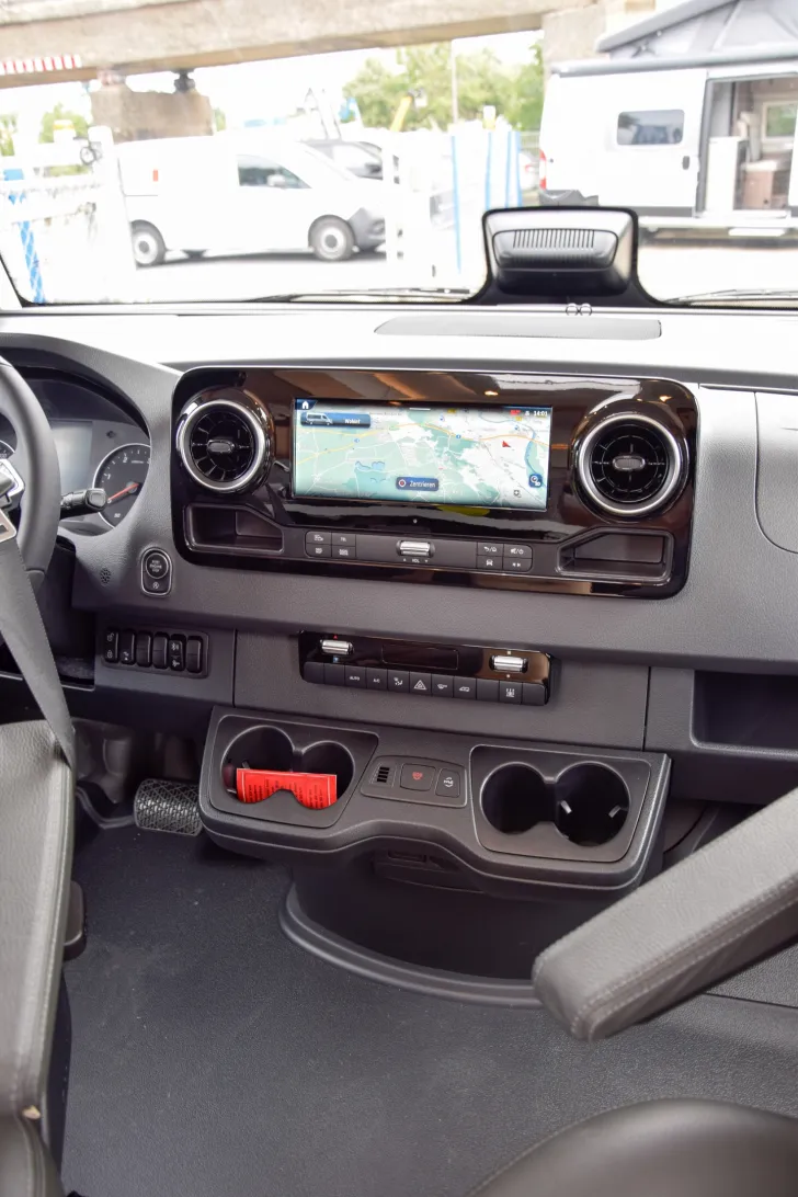 Fahrzeugbild Hymer B-MC I 680 *BlackLine*Premium*Arktispaket* #9