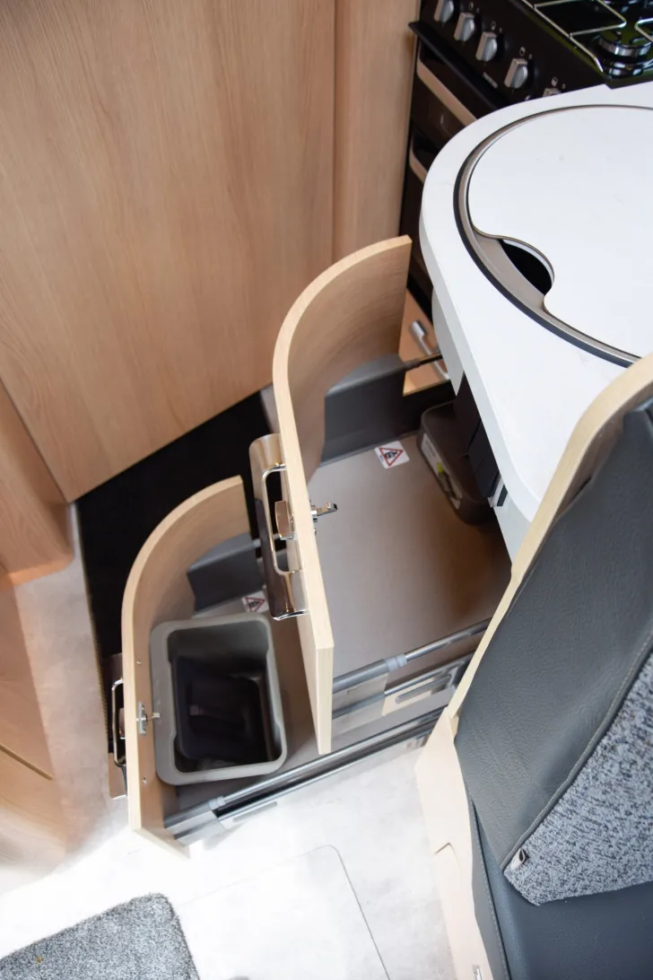 Fahrzeugbild Hymer B-MC I 680 *BlackLine*Premium*Arktispaket* #18