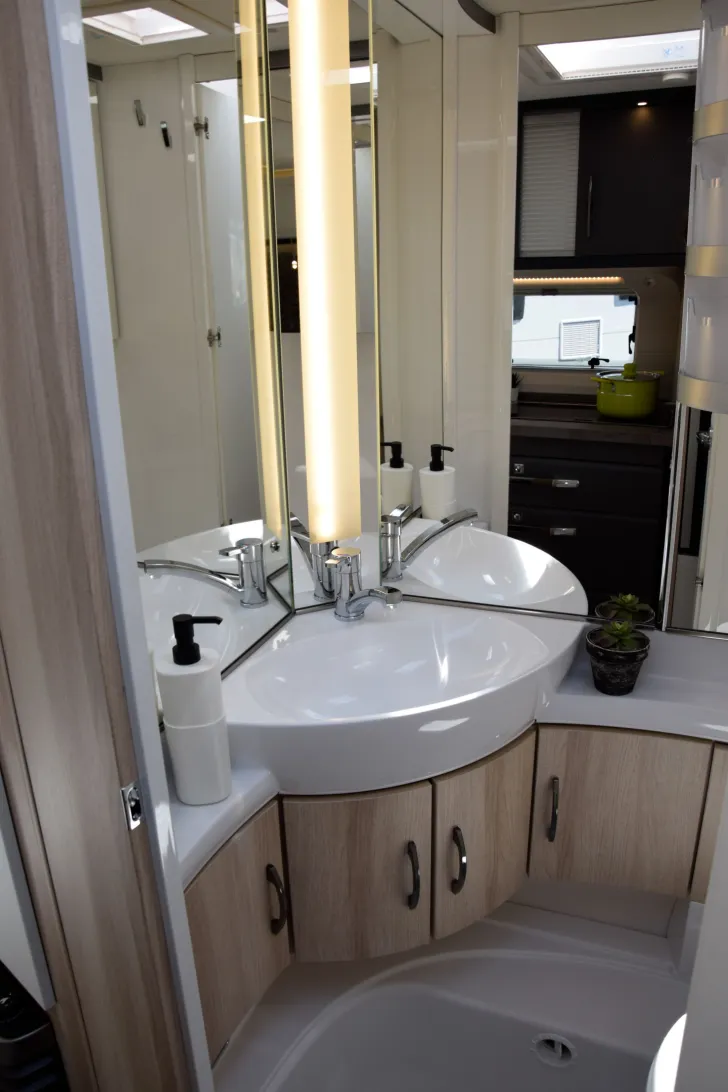 Fahrzeugbild Hobby De Luxe 495 UL #23