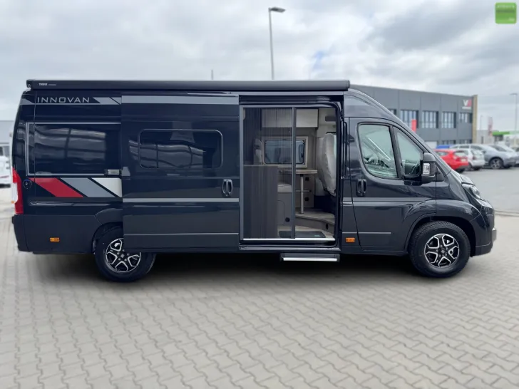 Fahrzeugbild LMC Innovan 640 Einzelbetten Schwarz Markise #8