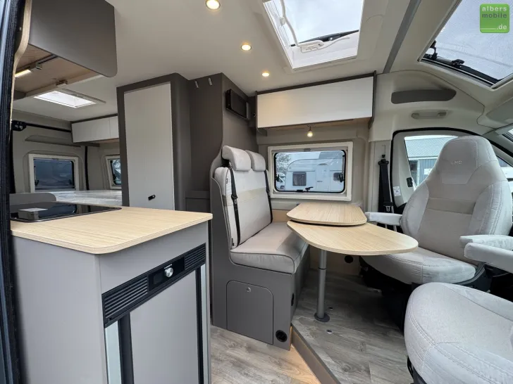 Fahrzeugbild LMC Innovan 640 Einzelbetten Schwarz Markise #10