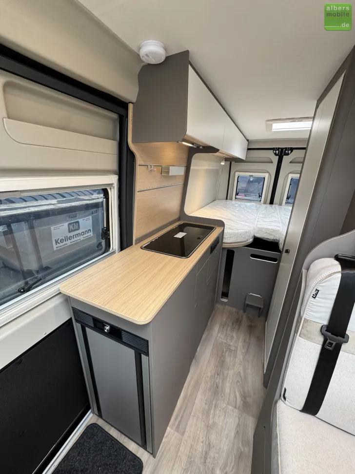 Fahrzeugbild LMC Innovan 640 Einzelbetten Schwarz Markise #14