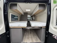 Fahrzeugbild LMC Innovan 640 Einzelbetten Schwarz Markise #23