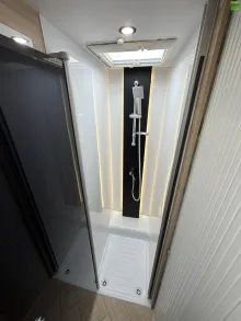 Fahrzeugbild Challenger Teilintegriert Graphite Edition 250 Arctic 2026 #19