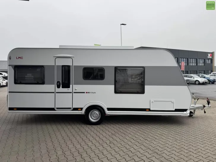 Fahrzeugbild LMC Style 450 D Queensbett Aufstelldach 1800kg #3