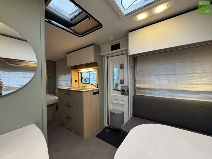 Fahrzeugbild LMC Style 450 D Queensbett Aufstelldach 1800kg #12