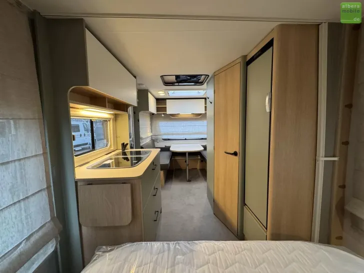 Fahrzeugbild LMC Style 450 D Queensbett Aufstelldach 1800kg #19