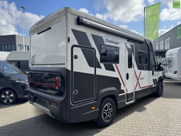 Fahrzeugbild Challenger X Open Edition X250 Automatik Markise Solar #4