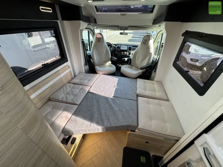 Fahrzeugbild Challenger X Open Edition X250 Automatik Markise Solar #26