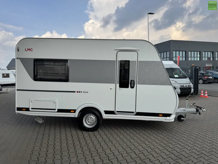 Fahrzeugbild LMC Style 400 F 1500kg Klappbett Bugküche #3