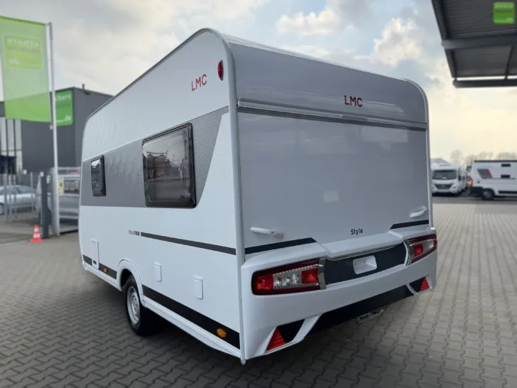 Fahrzeugbild LMC Style 400 F 1500kg Klappbett Bugküche #5