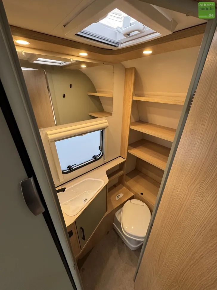 Fahrzeugbild LMC Style 400 F 1500kg Klappbett Bugküche #14