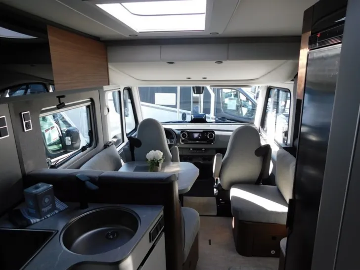 Fahrzeugbild Hymer B-Klasse MC I 680 Arktis+Lithiumpaket, Solar, TV #16