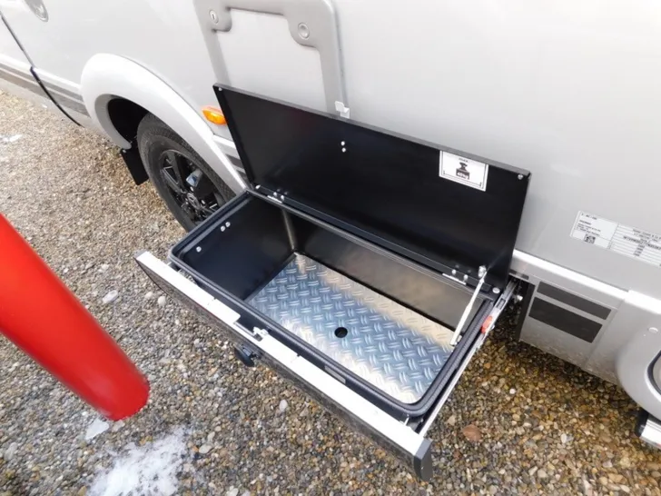 Fahrzeugbild Hymer B-Klasse MC I 680 Arktis+Lithiumpaket, Solar, TV #22