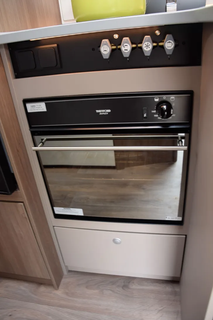 Fahrzeugbild Carado T448 pro+ *5.Sitz*Backofen*Combi-6E* #21