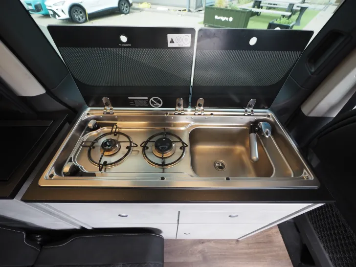 Fahrzeugbild Crosscamp Autom., AHK, Delta Felgen., Lithium, Markise #9