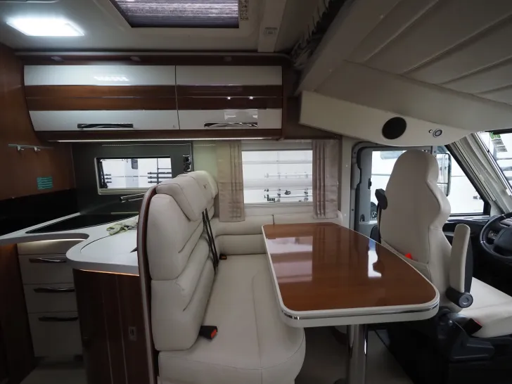 Fahrzeugbild Mobilvetta K-Yacht 86 Tekno Line, SAT/TV, Radtr. Solar, uvm #5