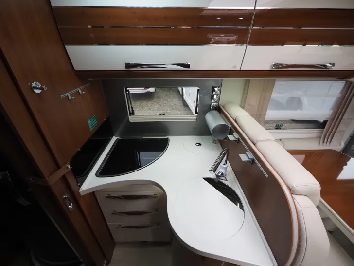 Fahrzeugbild Mobilvetta K-Yacht 86 Tekno Line, SAT/TV, Radtr. Solar, uvm #9