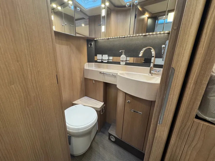 Fahrzeugbild Carthago C1-tourer I 149 RB-LE comfort 4.2t Edition+ *MB*Autom.*170PS*4,2t. #12