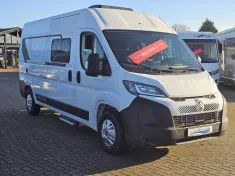 Bild 1 Bürstner Papillon PC 6.0 **auf dem Hof***