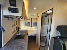 Bild 8 Bürstner Papillon PC 6.0 **auf dem Hof***