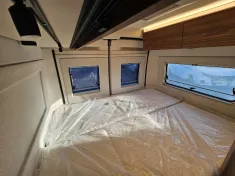 Bild 9 Bürstner Papillon PC 6.0 **auf dem Hof***