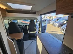 Bild 14 Bürstner Papillon PC 6.0 **auf dem Hof***