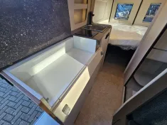 Bild 22 Bürstner Papillon PC 6.0 **auf dem Hof***