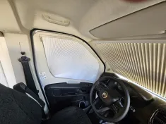 Bild 28 Bürstner Papillon PC 6.0 **auf dem Hof***