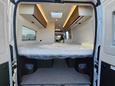 Bild 29 Bürstner Papillon PC 6.0 **auf dem Hof***