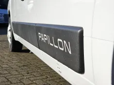 Bild 34 Bürstner Papillon PC 6.0 **auf dem Hof***