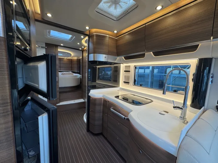 Fahrzeugbild Concorde Liner 990 GI Garagenausführung Smart-PKW #11