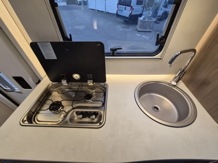 Fahrzeugbild Carado T135 pro+ *Hubbett*Combi-6E*Automatik* #21