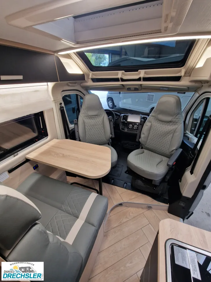 Fahrzeugbild Challenger V114 Sport Edition #8