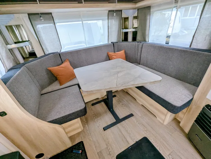 Fahrzeugbild Hobby De Luxe 495 UL IC-Line Sondermodell #4