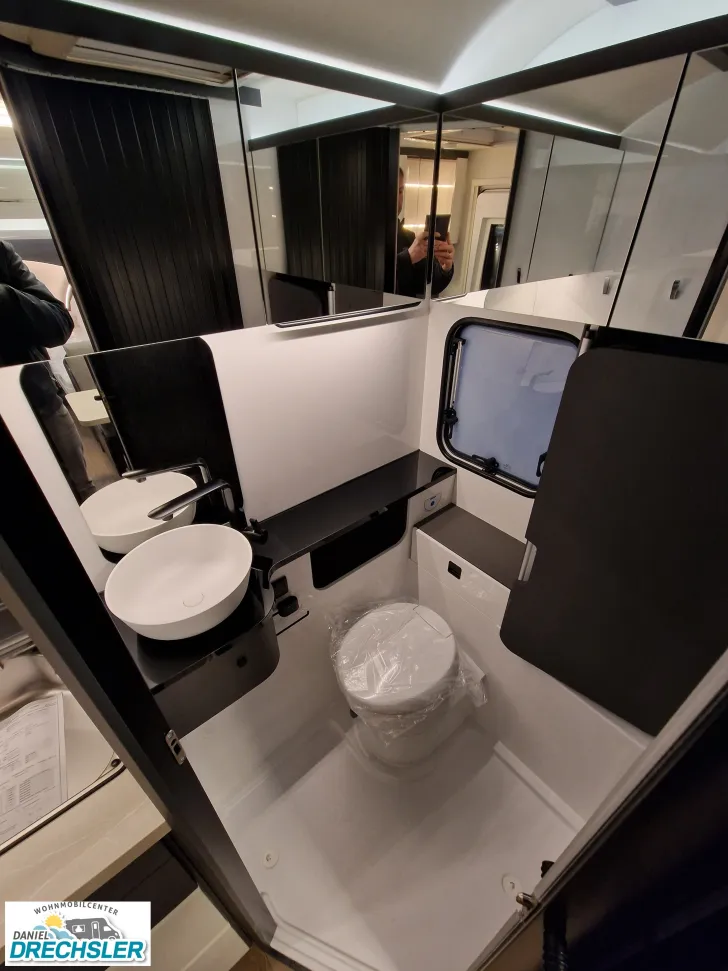 Fahrzeugbild Hobby Excellent 460 SL neues Bad! #12