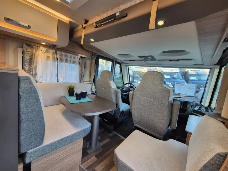 Fahrzeugbild Weinsberg CaraCore 700 MEG *DuoControl* #8