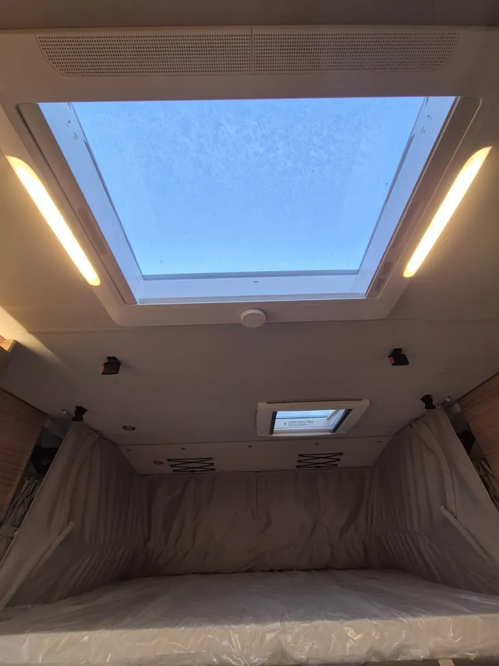 Fahrzeugbild Weinsberg CaraCore 700 MEG *DuoControl* #36