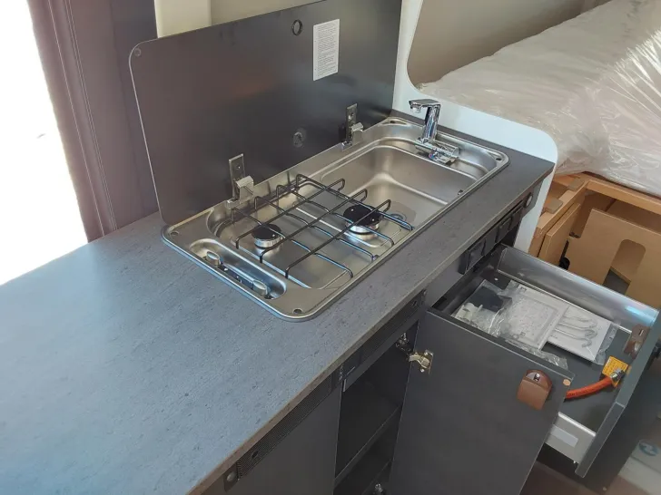 Fahrzeugbild Sunlight Cliff X 640 Automatik + Schwenkbad + Skyroof #17