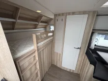 Fahrzeugbild Hobby De Luxe 490 KMF Autark, Garage, 1800 kg #6