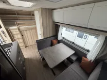 Fahrzeugbild Hobby De Luxe 490 KMF Autark, Garage, 1800 kg #8