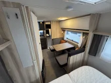 Fahrzeugbild Hobby De Luxe 460 SFf Autark, Teppich, Dusche #12