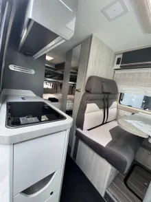 Fahrzeugbild Roller Team LIVINGSTONE ADVANCE 5 180PS, Aut, Arctic Gas, LED #10