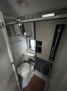 Fahrzeugbild Roller Team LIVINGSTONE ADVANCE 5 180PS, Aut, Arctic Gas, LED #12