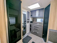 Fahrzeugbild Hobby De Luxe 460 SL AUFLASTUNG, FT, AUTARKPAKET #9