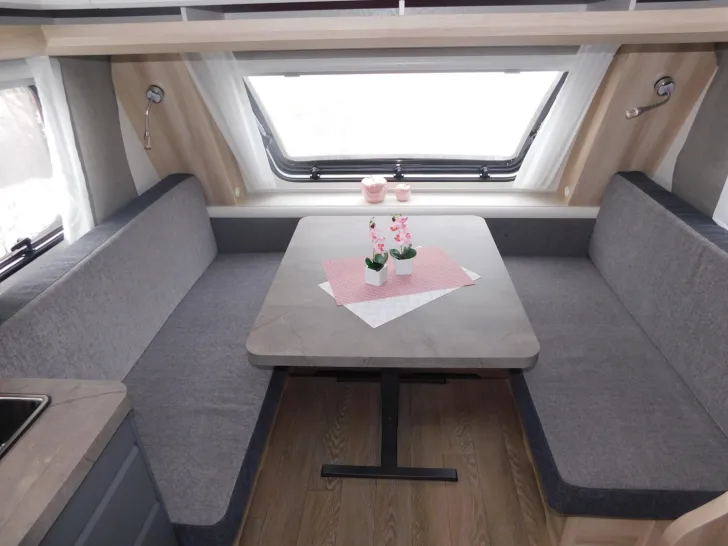 Fahrzeugbild Hobby De Luxe 495 WFB Combi6E, TV-Halter, 1800Kg #7