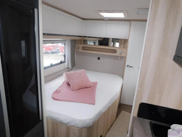 Fahrzeugbild Hobby De Luxe 495 WFB Combi6E, TV-Halter, 1800Kg #12