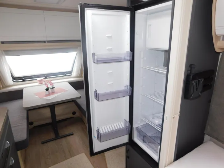 Fahrzeugbild Hobby De Luxe 495 WFB Combi6E, TV-Halter, 1800Kg #14